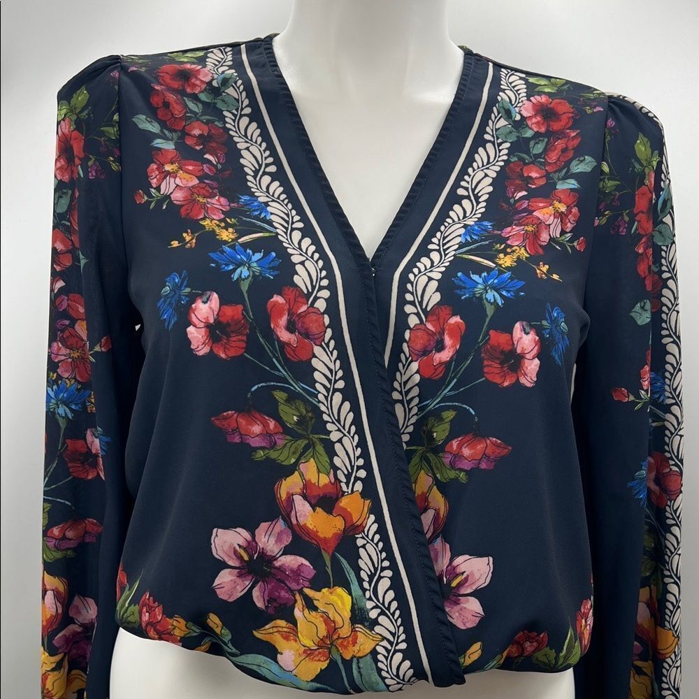 Mi Ami Floral V-Neck Blouse - Navy Multicolor